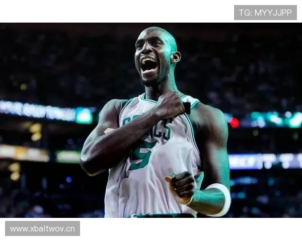 邓肯低位单打效率仍居联盟前列，改变对手防守布局